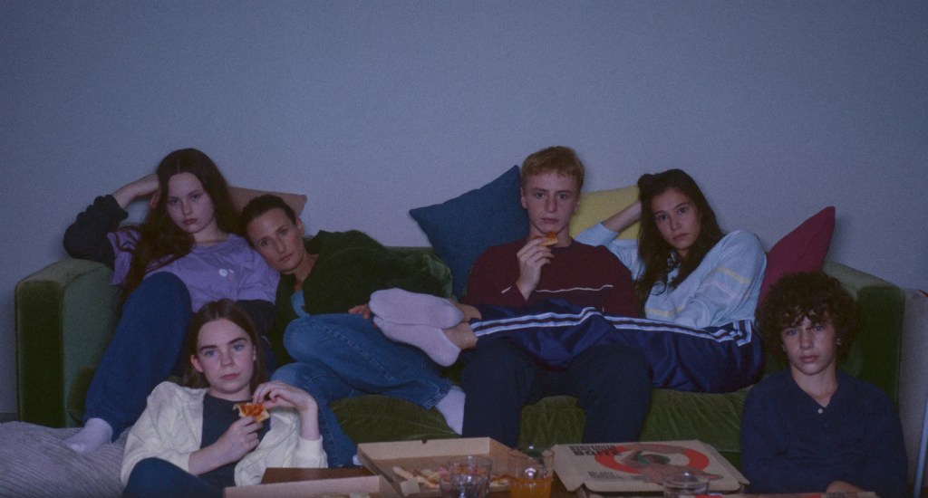 Toni en famille | Camille Cottin , Juliane Lepoureau , Léa Lopez , Thomas Gioria , Louise Labeque , Oscar Pauleau | STUDIOCANAL