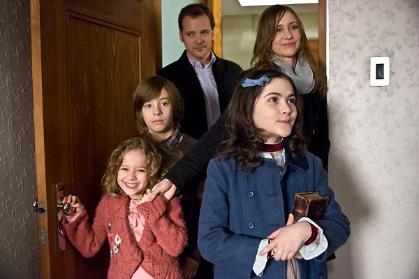 Esther | Warner Bros.