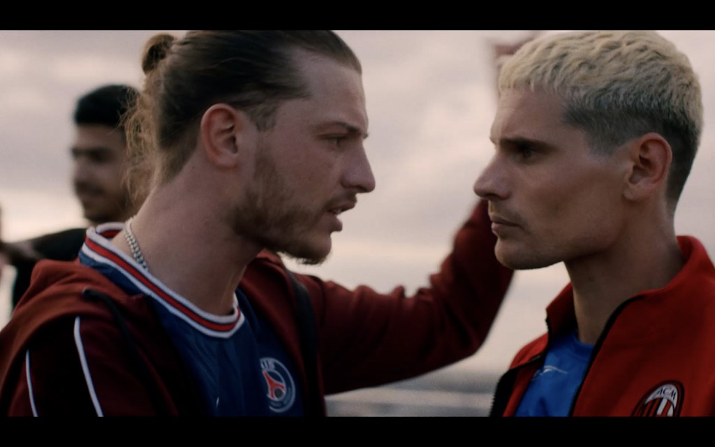 Du crépitement sous les néons | Joker Films