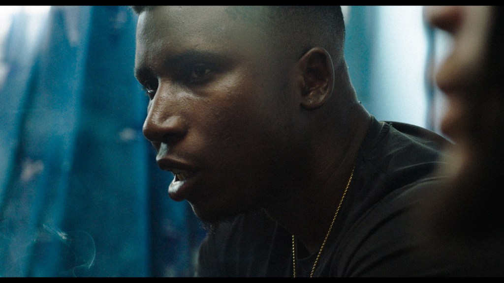 Du crépitement sous les néons | Joker Films